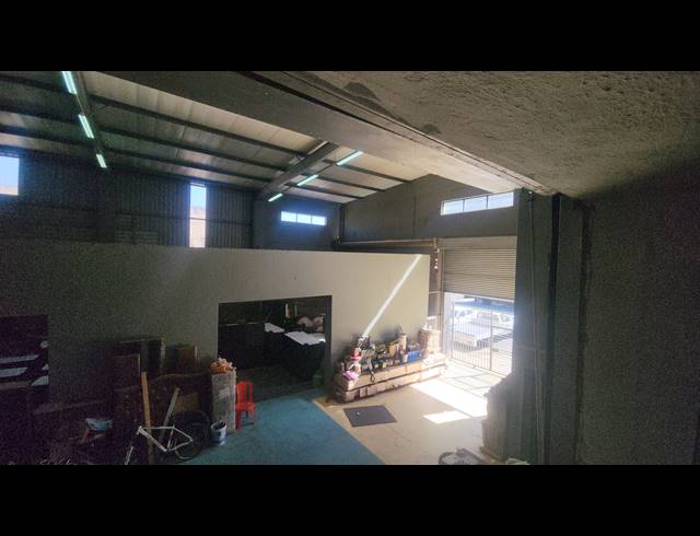 2,400M² WAREHOUSE FOR SALE IN NORTH BEACH
